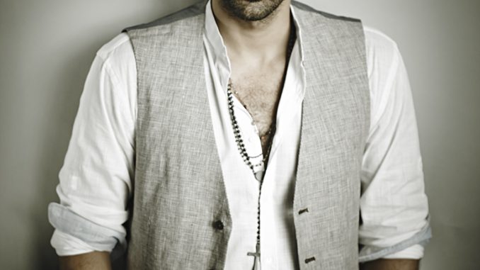 Aditya Roy Kapur likes to keep it simple, casual and comfortable